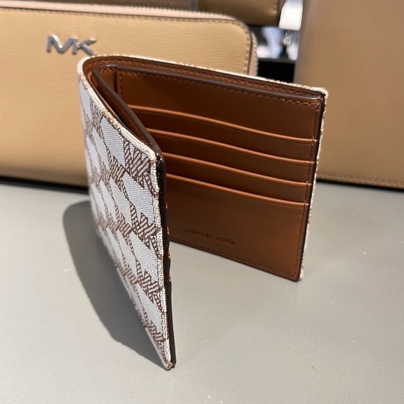 Michael Kors Men’s Women’s Cooper Logo Fabric Billfold Wallet Light Cream Multi - Picture 16 of 16
